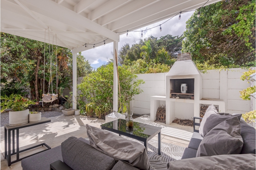 4 Bedroom Property for Sale in Kommetjie Western Cape